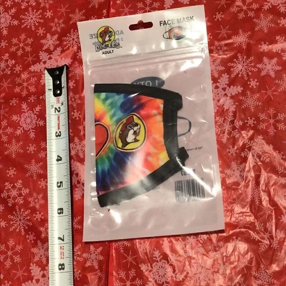 Mask adult size mask from Buc-cees